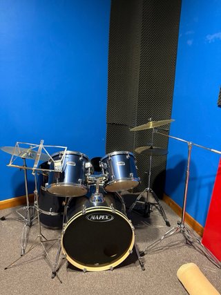 Batería Acústica Mapex Q Series y Platos Paiste