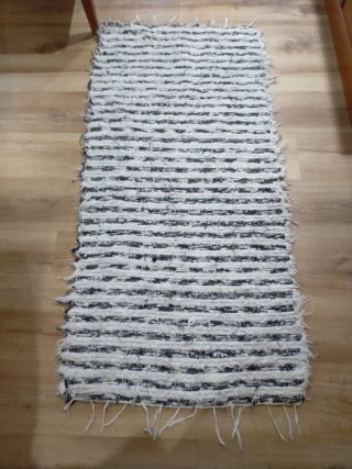 Alfombra de Tela Azul y Blanca 145 por 70