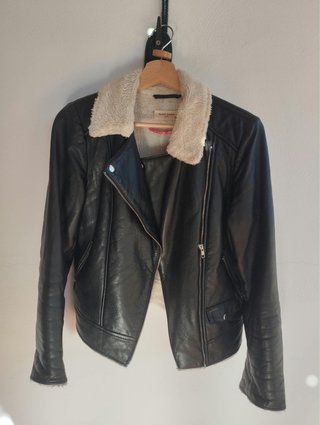 Chaqueta Naf Naf Negra Cuero Talla S