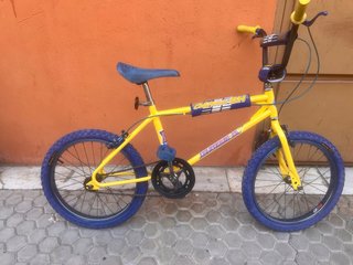 Bicicleta BMX BH California Amarilla