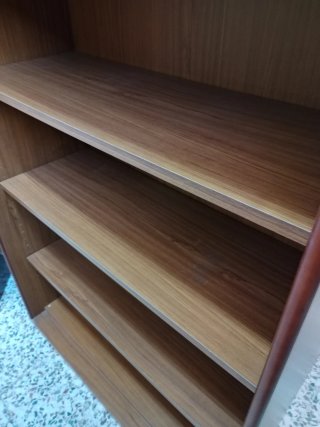 Estantería de Madera con Acabado en Roble