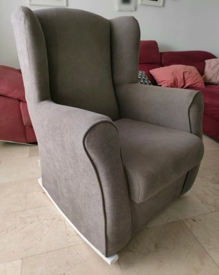 Butaca orejera lactancia gris