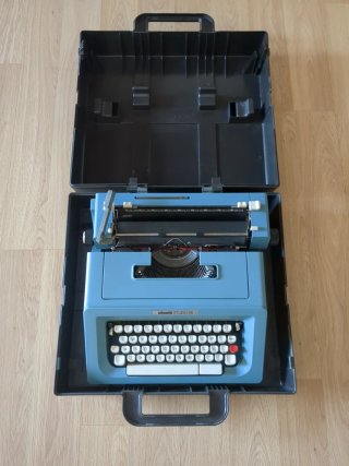Máquina de escribir Olivetti Studio 46