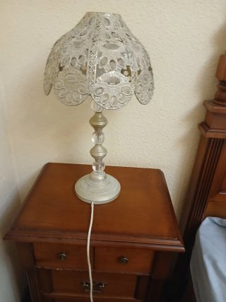 Lámpara de mesa plateada