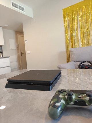 PS4 (PlayStation 4) Slim 1TB
