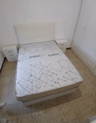 Cama de Matrimonio con Cabecero y Mesitas