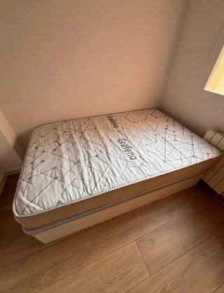 Cama de Matrimonio con Cabecero y Mesitas