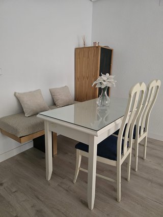 Conjunto mesa, sillas y banco salón
