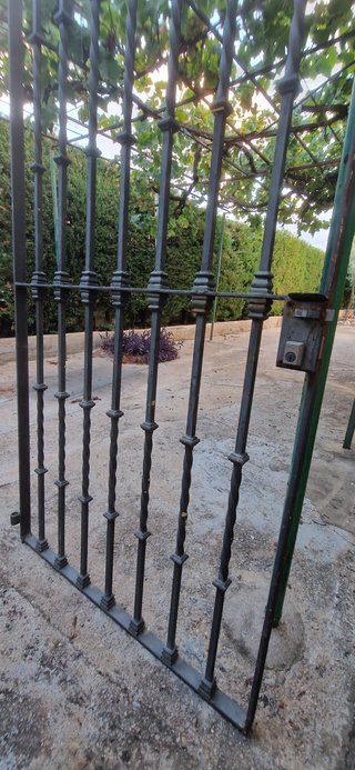 Lote de 3 rejas de hierro forjado