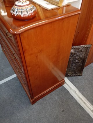 Cómoda de Madera con 4 Cajones