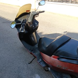 Daelim S2 250cc Maxi Scooter Roja