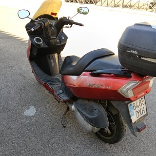 Daelim S2 250cc Maxi Scooter Roja