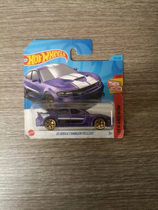 Hot Wheels 20 Dodge Charger Hellcat