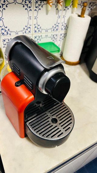 Cafetera Nespresso De’Longhi