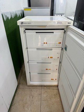 Congelador Vertical General Frost Blanco
