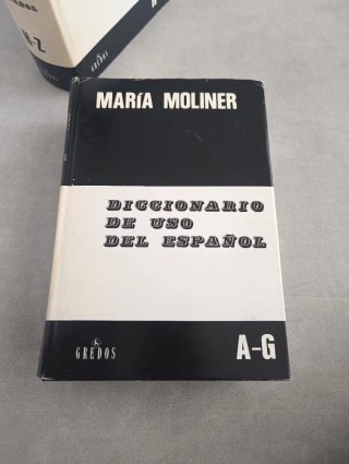 Diccionario de uso del español - María Moliner