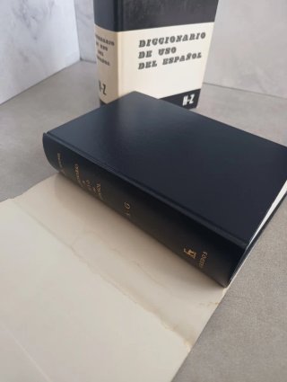 Diccionario de uso del español - María Moliner