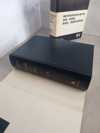 Diccionario de uso del español - María Moliner