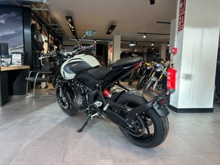 Triumph Trident 660