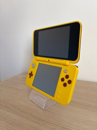 Nintendo 2DS XL Pikachu Edition
