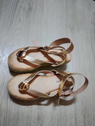 Sandalias de Plataforma Doradas Talla 37