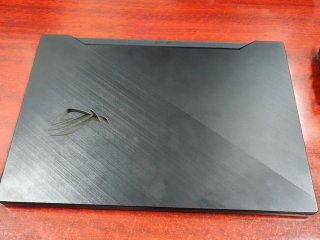 Vendo portátil gaming ASUS ROG Zephyrus M15