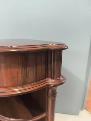 Rinconera de madera con cajón