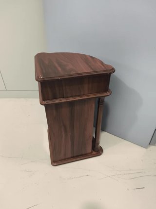 Rinconera de madera con cajón