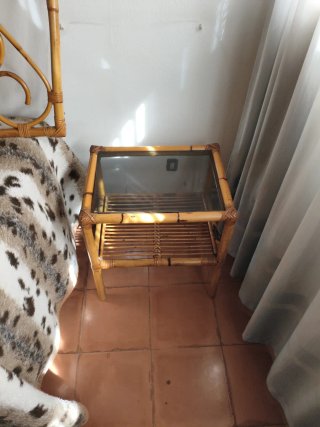 Conjunto: Mesita, Estantería y Cabecero