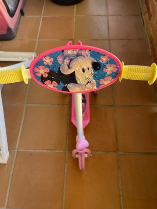 Patinete, bici niñas 2-4 años y bañera bebé.