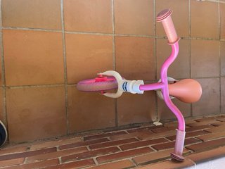 Patinete, bici niñas 2-4 años y bañera bebé.