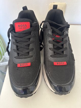 Zapatillas Boss Negras y Rojas