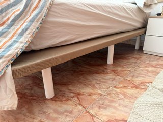 Somier Beige Patas Blancas para cama 150cm