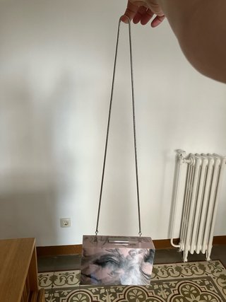 Clutch Zara efecto mármol