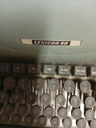 Máquina de escribir Hispano Olivetti Lexicon 80