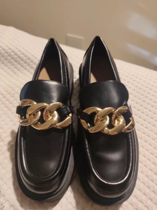 Mocasines Negros con Cadena Talla 39