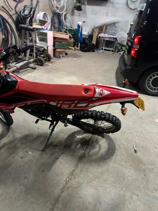 Moto 49cc Enduro/Motocross Roja y Blanca