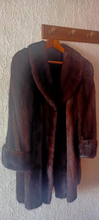 Abrigo de Piel Marrón Oscuro