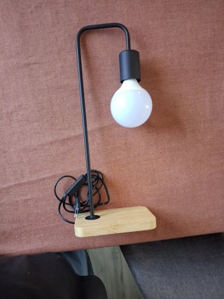 Lámpara de mesita de noche moderna madera y metal