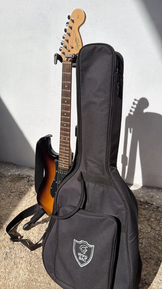 Guitarra Eléctrica Squier Stratocaster