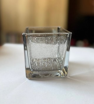 Vaso in vetro con decoro argento