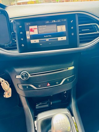 Peugeot 308 Allure 1.6 e-HDi 115 CV con Garantia