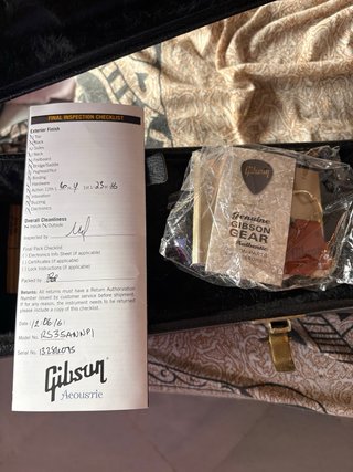 Gibson J-35 Guitarra Acústica
