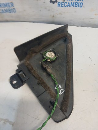 Embellecedor P. DD + Altavoz Nissan Terrano 2
