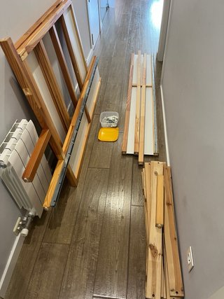 Litera Kura madera con pegatinas