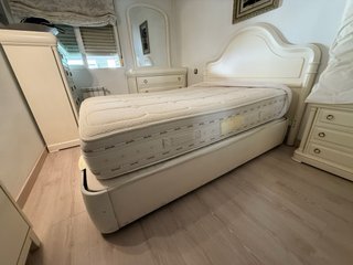 Conjunto de muebles de dormitorio adulto