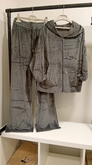 Chándal de Terciopelo Gris