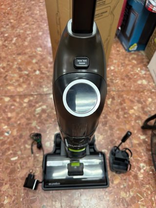Aspiradora Fregadora sin Cable Eureka NEW400