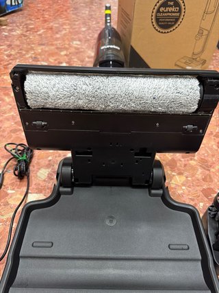 Aspiradora Fregadora sin Cable Eureka NEW400