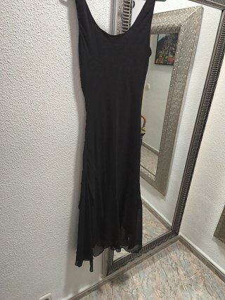 Vestido de fiesta largo negro con detalles